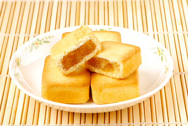 Taiwan-famous-dessert---pineapple-cake-(2)