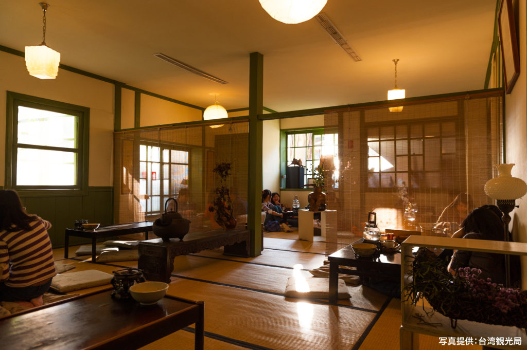 お茶をいただけるお部屋の一つ、紫緣廳は、日本統治時代の軍人宿舎の様子を最も留めているお部屋